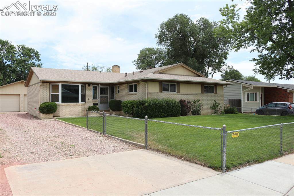425 Rose Drive - Photo 1