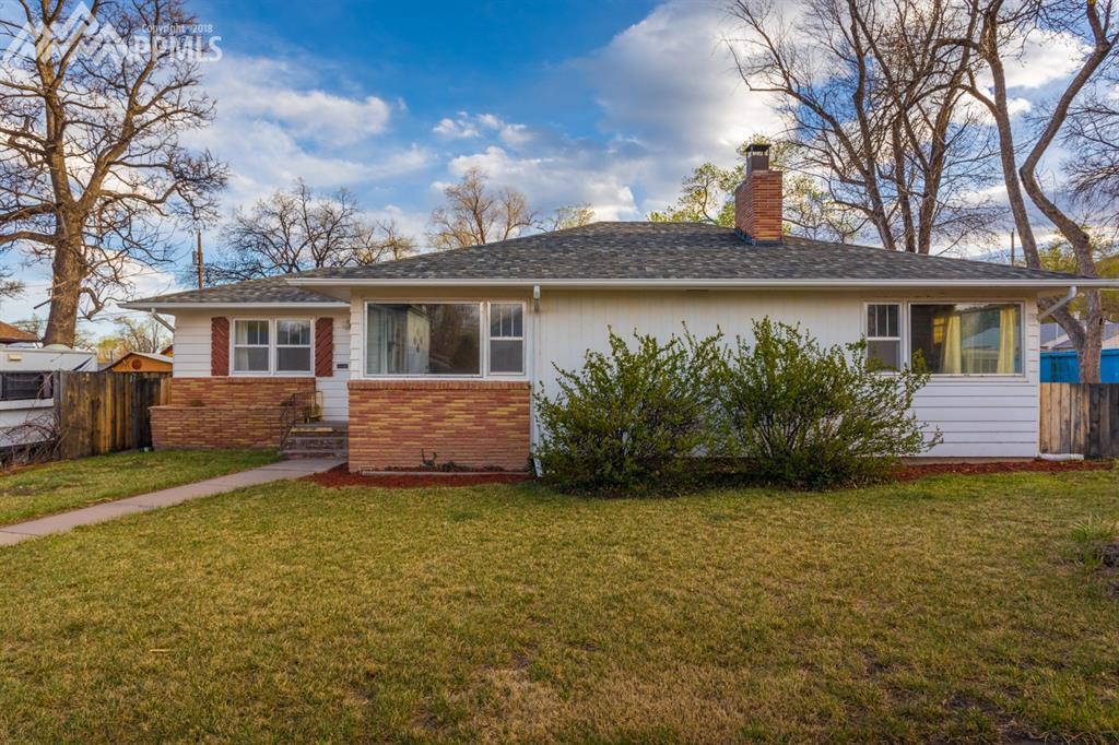 602 Woodlawn Avenue - Photo 1