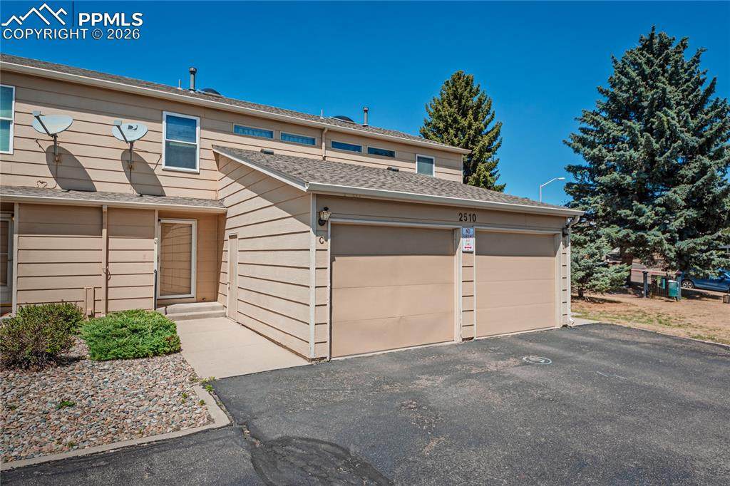 2510 Hamlet Lane - Photo 1