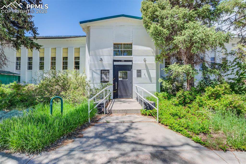 325 Pueblo Avenue - Photo 1
