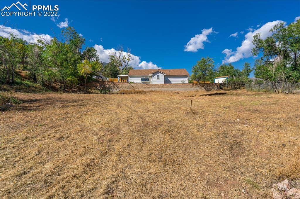 944 Midland Avenue - Photo 1