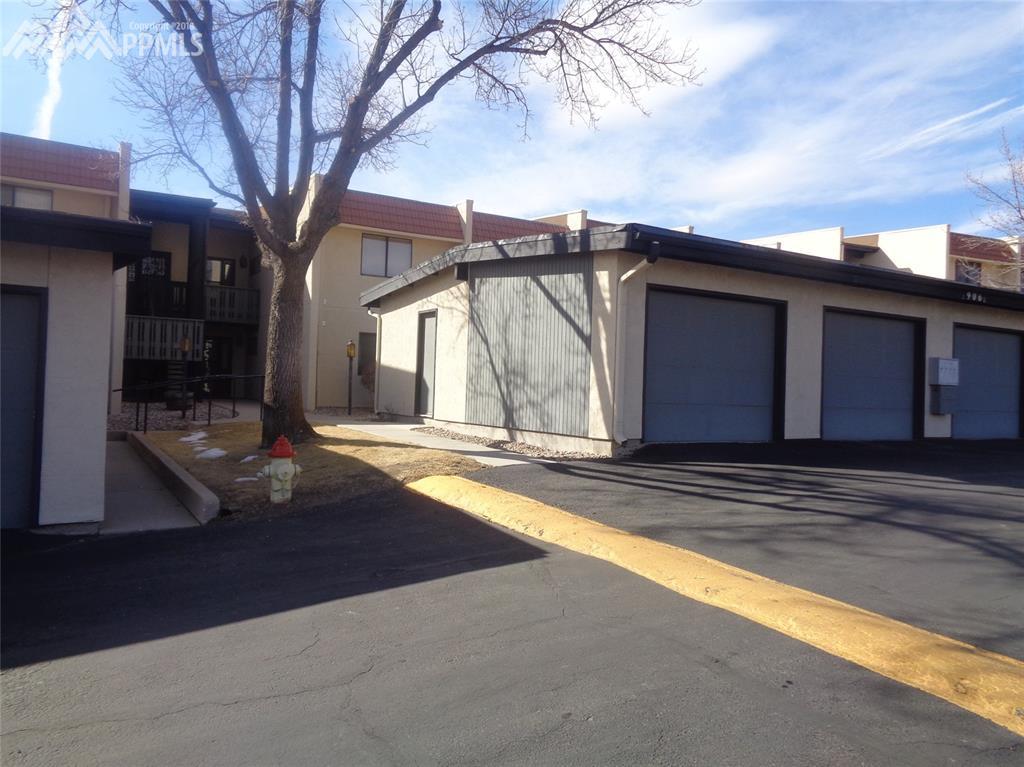906 Fontmore Road - Photo 1