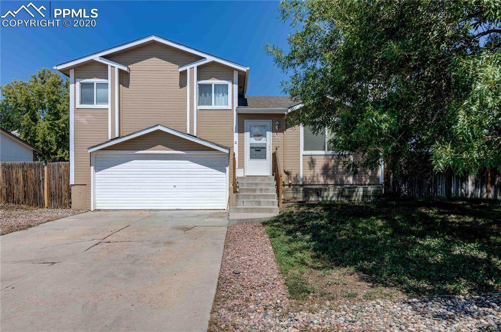 913 Bromefield Drive - Photo 1