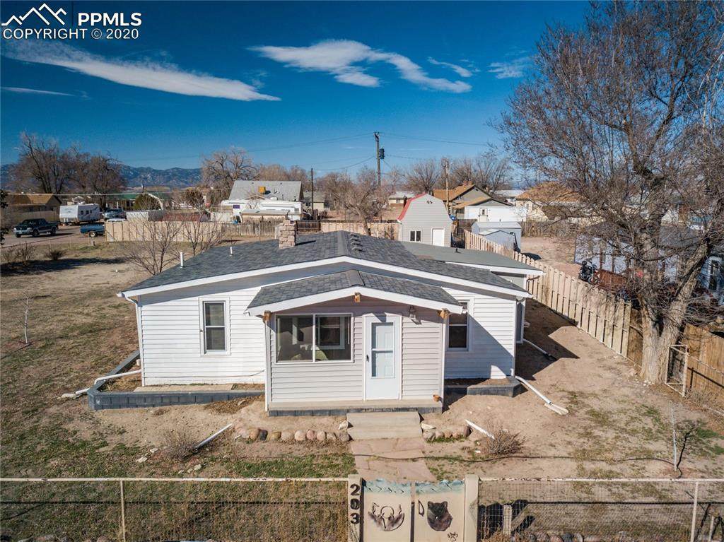203 Illinois Street - Photo 1