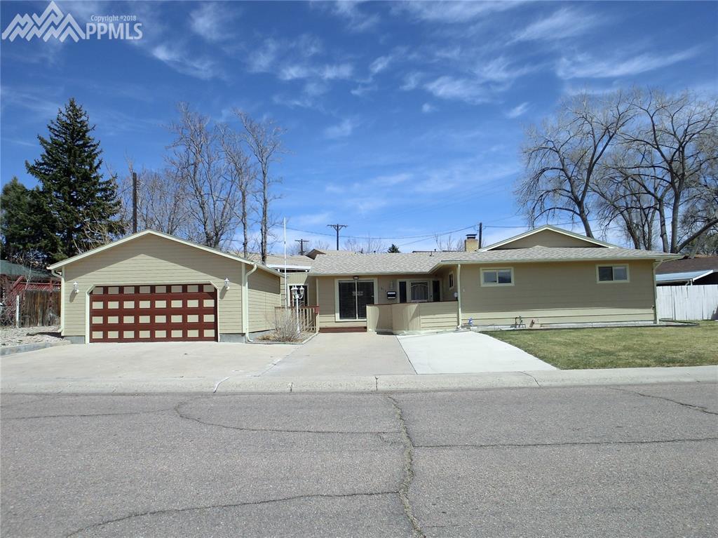 613 Rosemont Drive - Photo 1