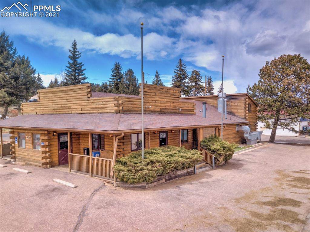 720 Browning Avenue - Photo 1