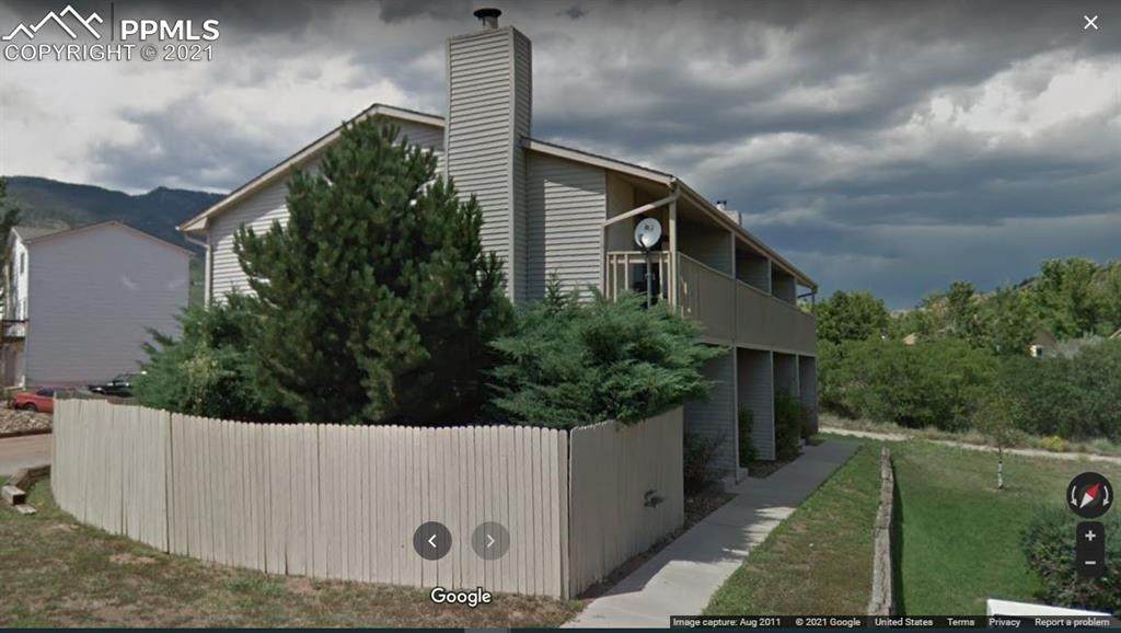 2425 Split Rock Drive - Photo 1