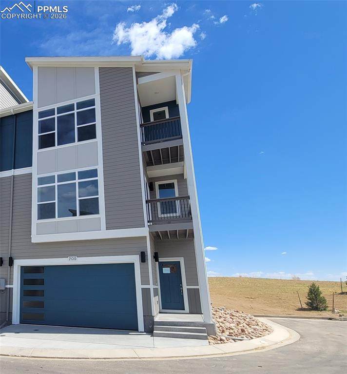 705 Belleza View - Photo 1