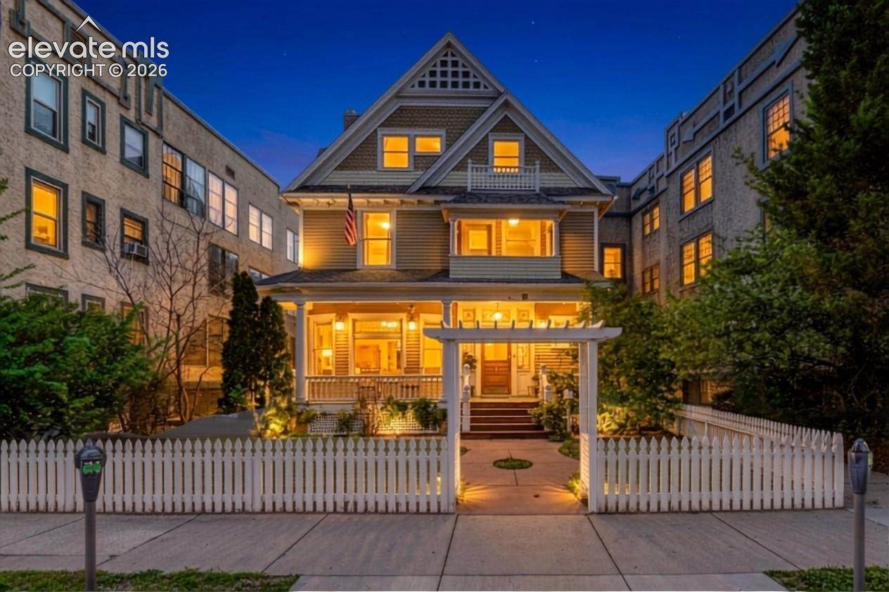 6 Boulder Crescent Street - Photo 1