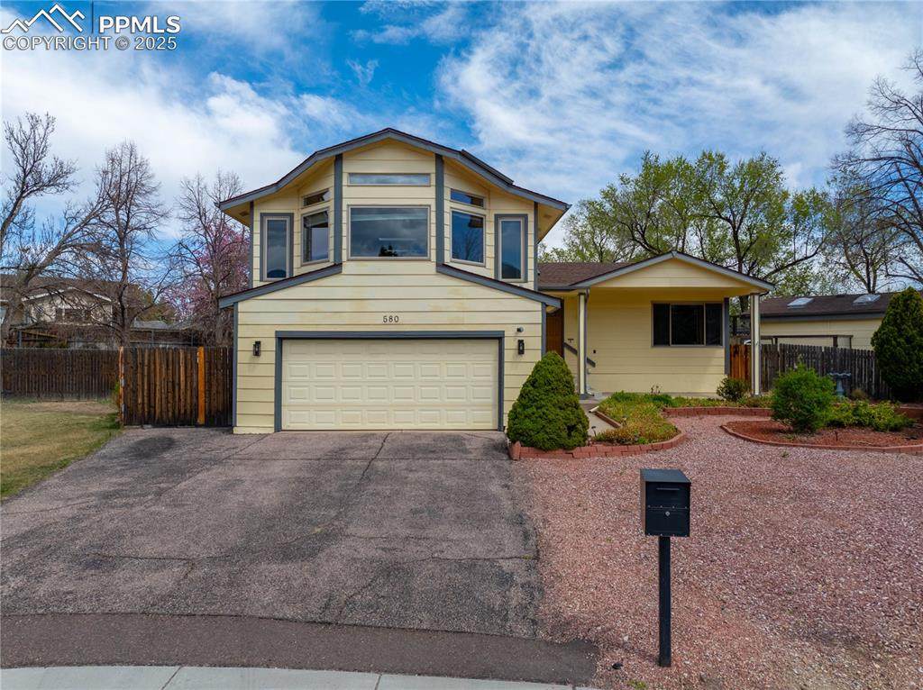 580 Cheyenne Mountain Boulevard - Photo 1