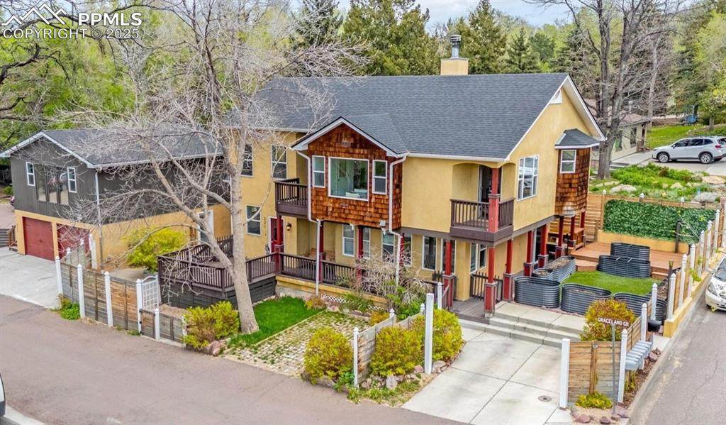 321 Graceland Grove - Photo 1