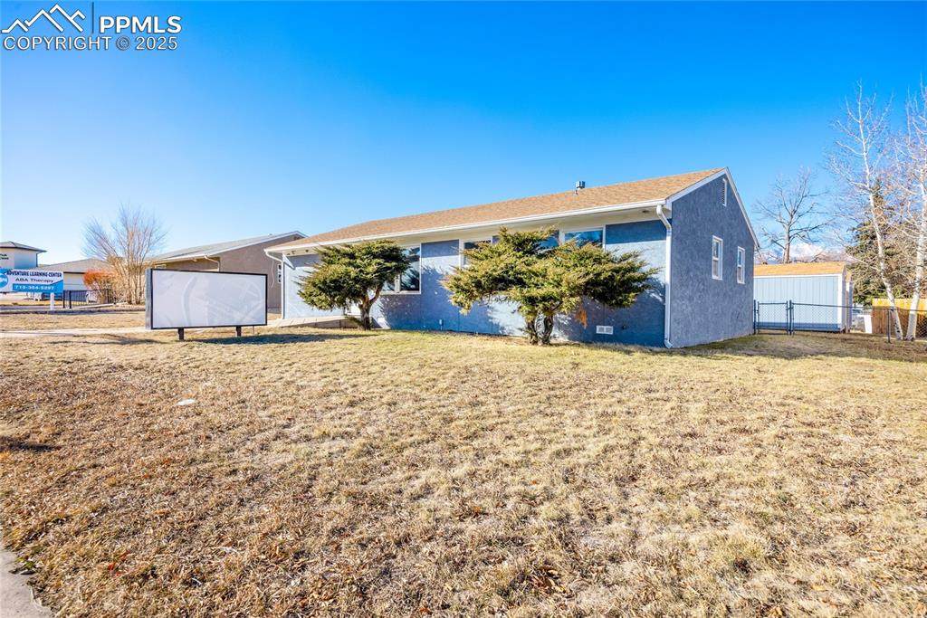 1710 Circle Drive - Photo 1