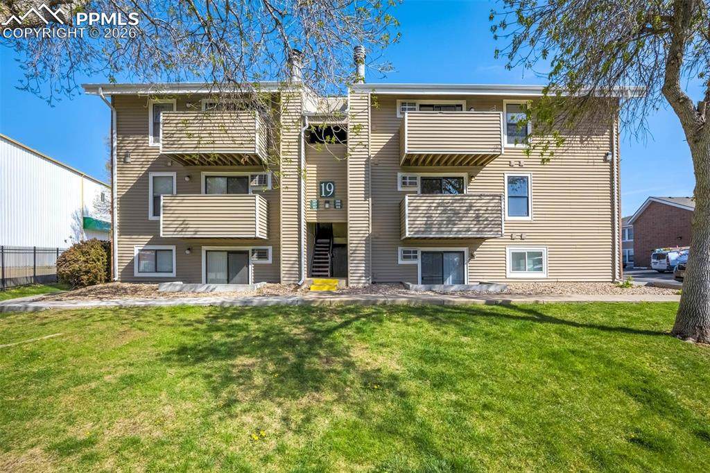 10150 Virginia Avenue - Photo 1