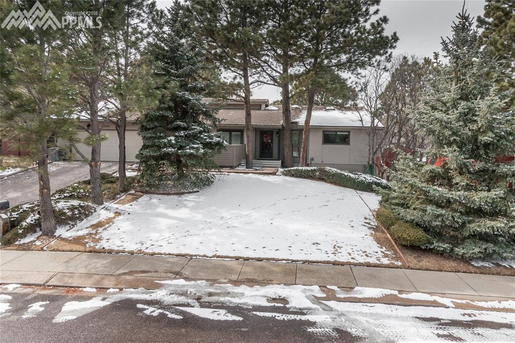 6040 Castlewood Lane - Photo 1