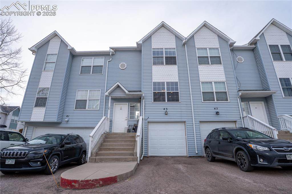 43 Vale Circle - Photo 1