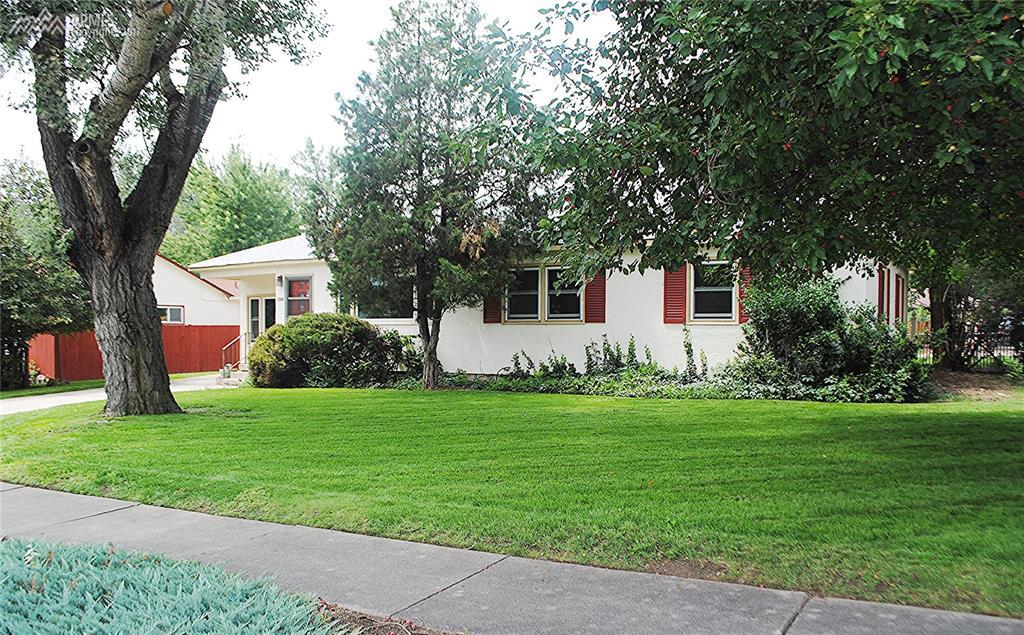 734 31ST Street - Photo 1
