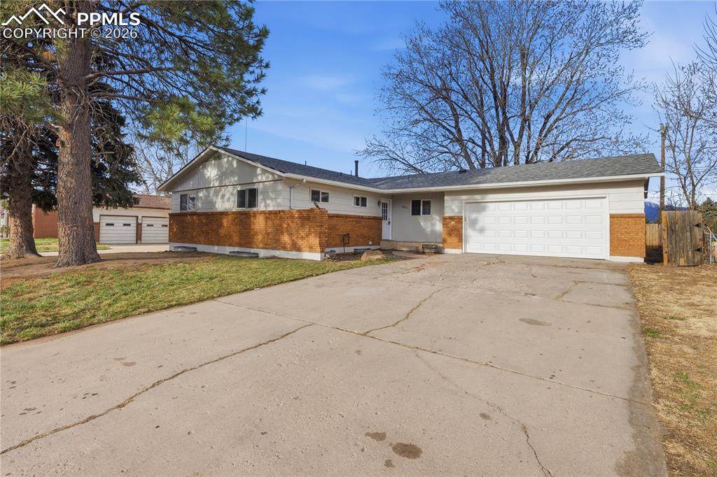 1014 Fosdick Drive - Photo 1