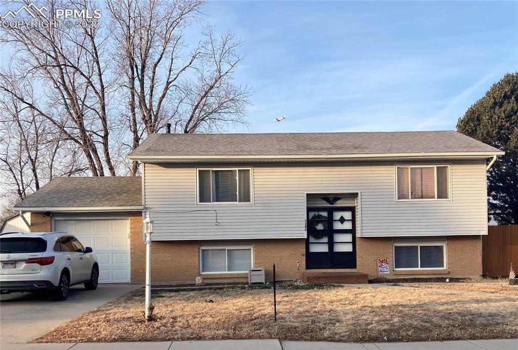 1380 Hiawatha Drive - Photo 1
