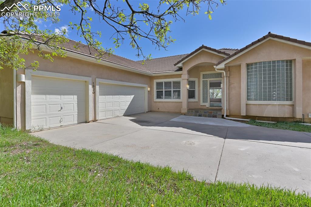 1320 Chartwell View - Photo 1