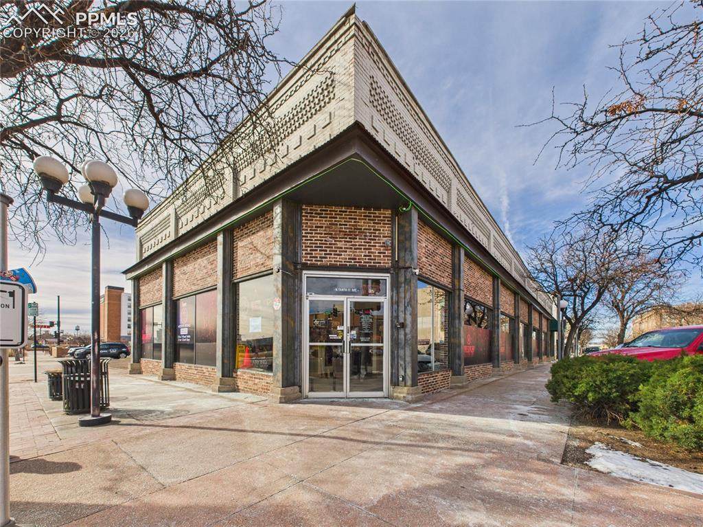 127 Santa Fe Avenue - Photo 1
