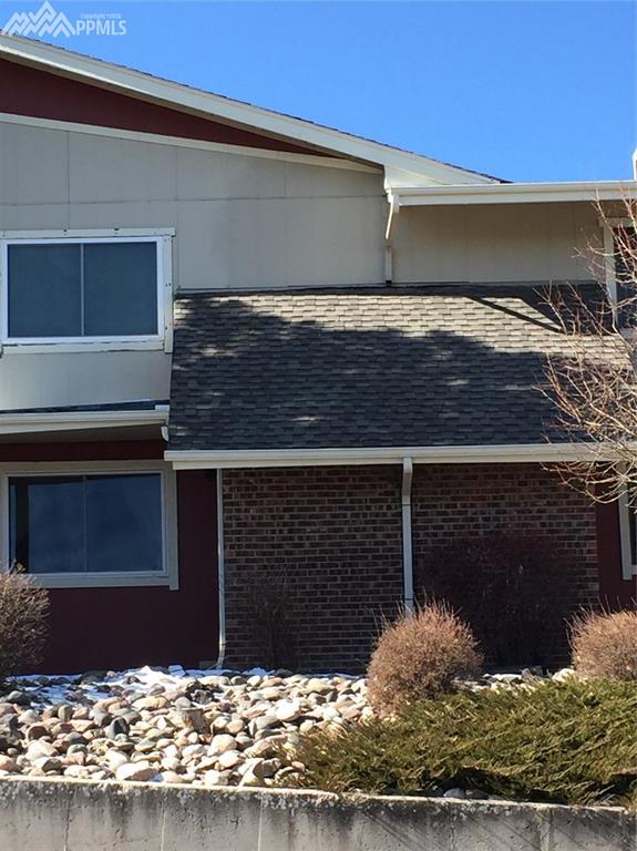 266 Rockrimmon Boulevard - Photo 1