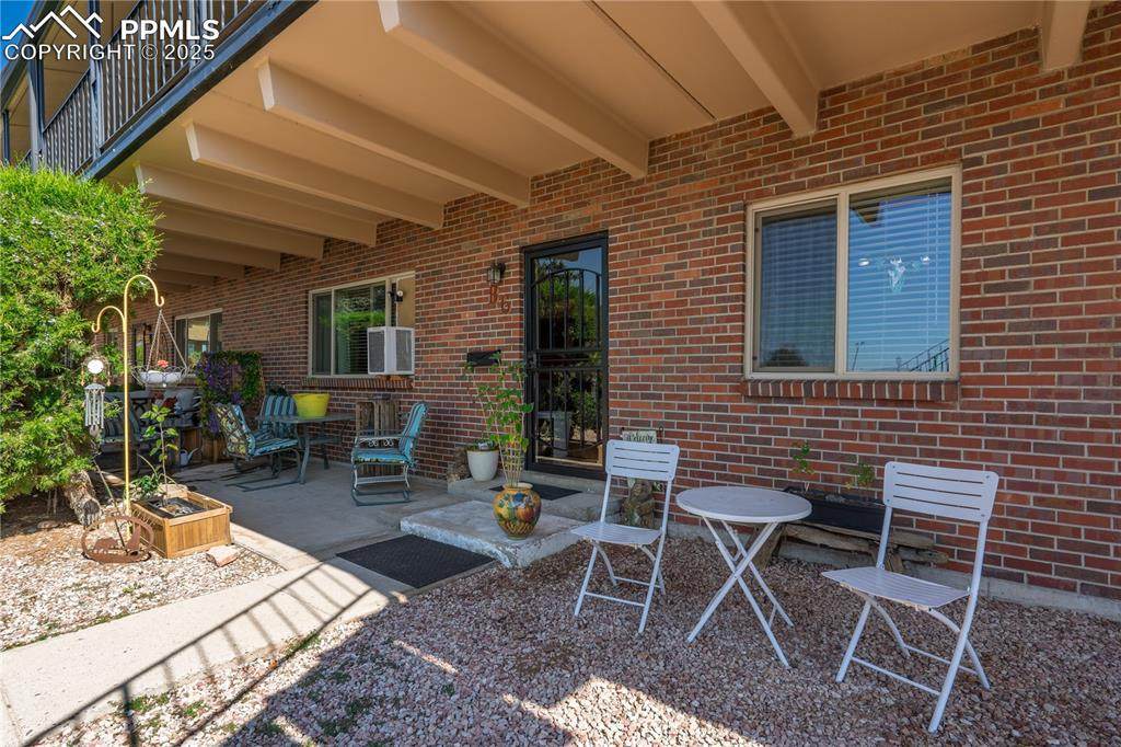 434 Valley Hi Circle - Photo 1