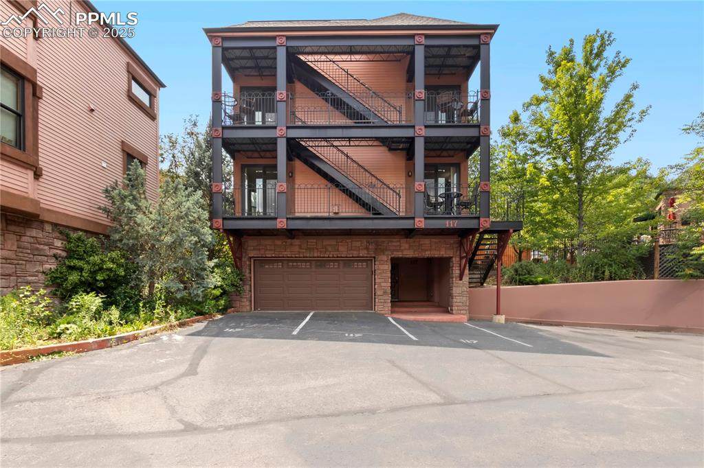 117 Canon Avenue - Photo 1