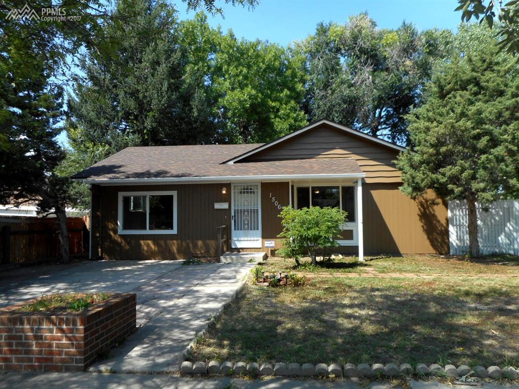 1506 Holmes Drive - Photo 1