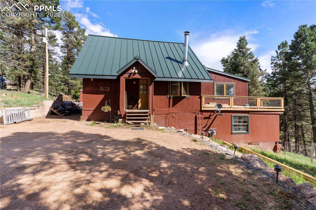 790 Pinewood Road - Photo 1