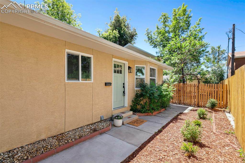 629 Monument Street - Photo 1