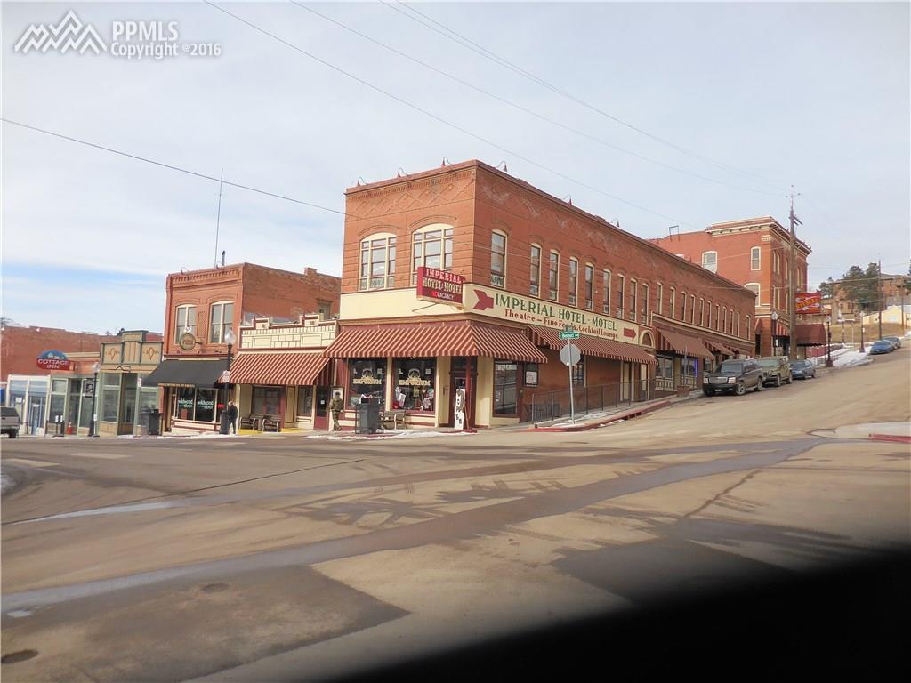 279 Bennett Avenue - Photo 1