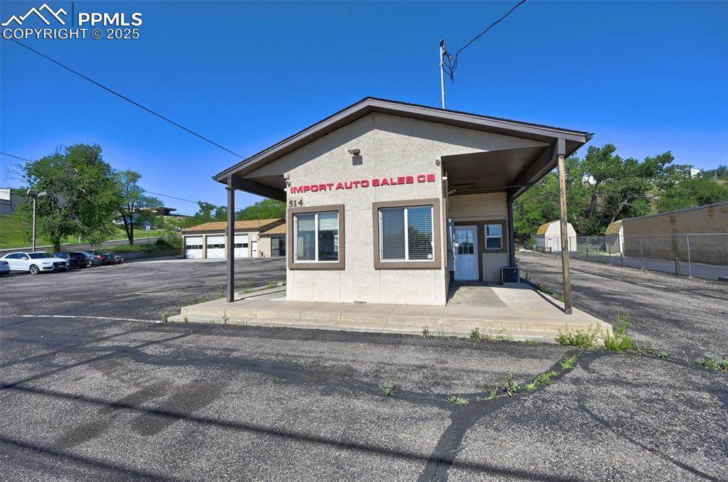 514-516 8th Street - Photo 1