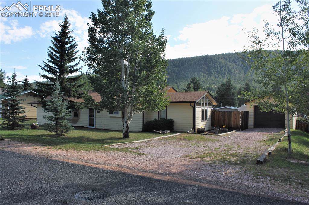 715 Baldwin Street - Photo 1