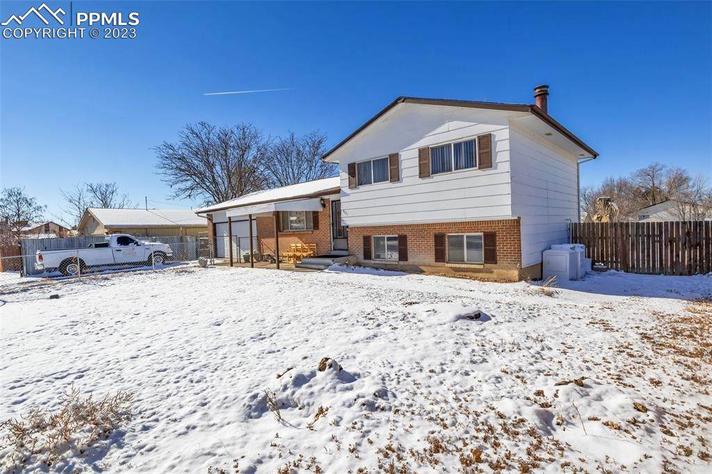 4021 South Court - Photo 1