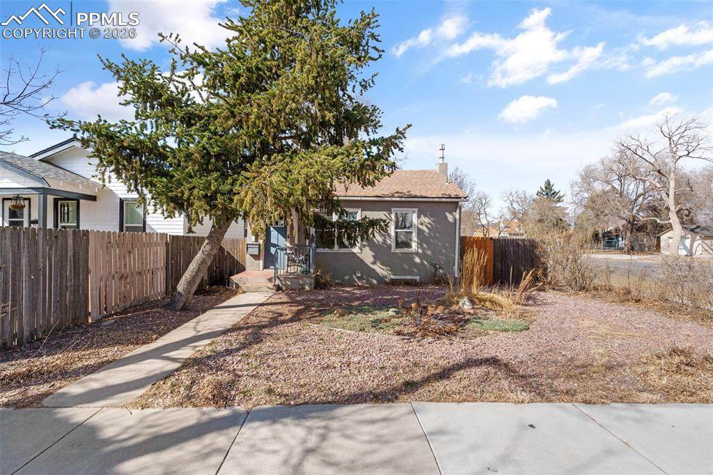 502 Hancock Avenue - Photo 1