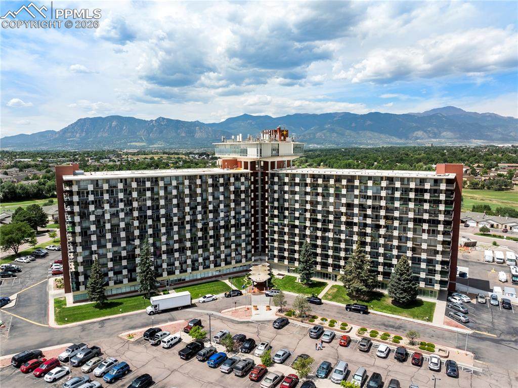 411 Lakewood Circle - Photo 1