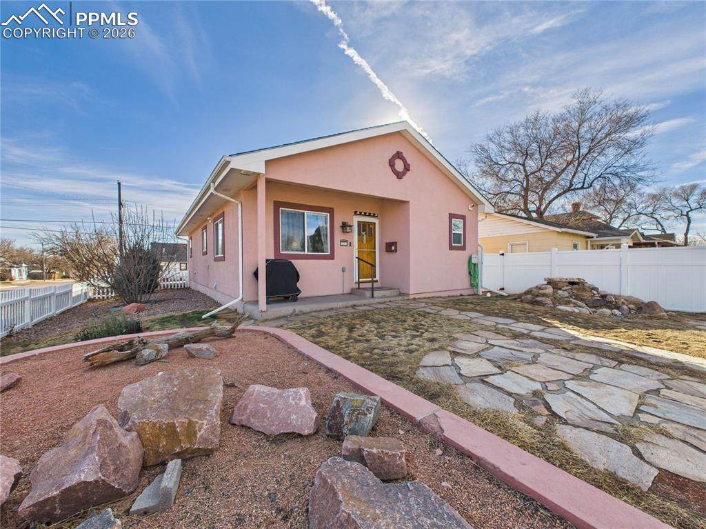 902 15th Street - Photo 1