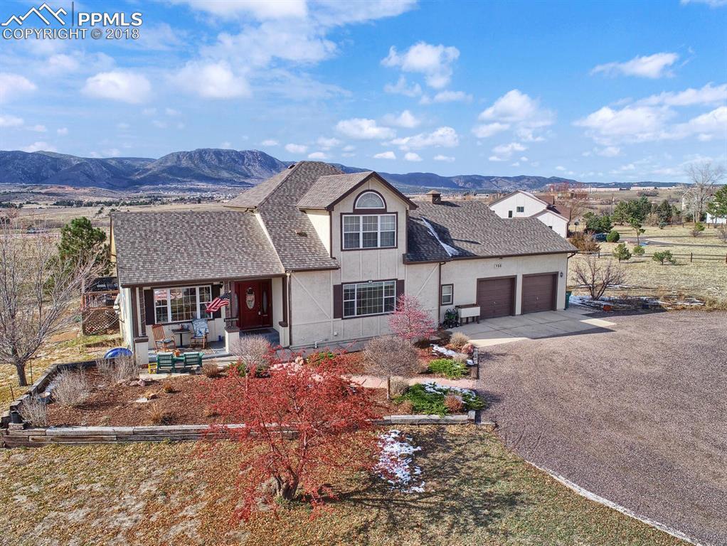 735 Struthers Loop - Photo 1