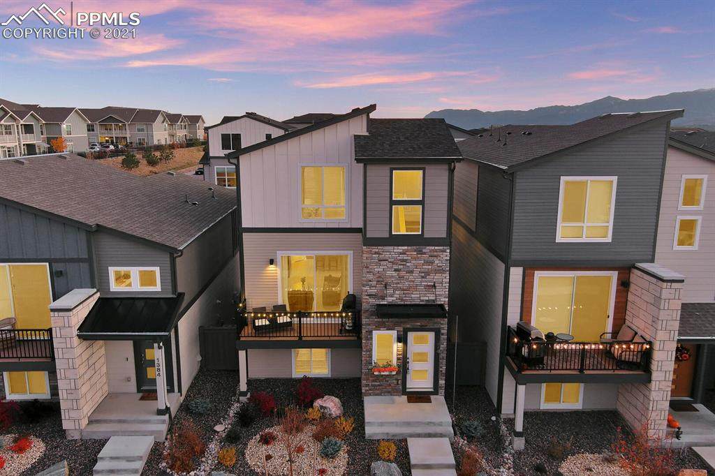 1374 Sunshine Valley Way - Photo 1