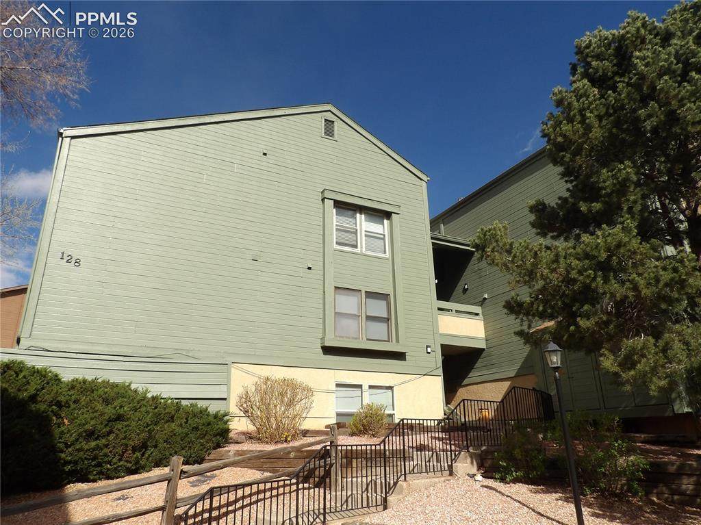 128 Rockrimmon Boulevard - Photo 1
