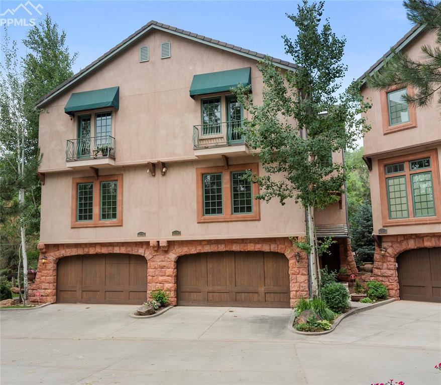 348 Manitou Avenue - Photo 1