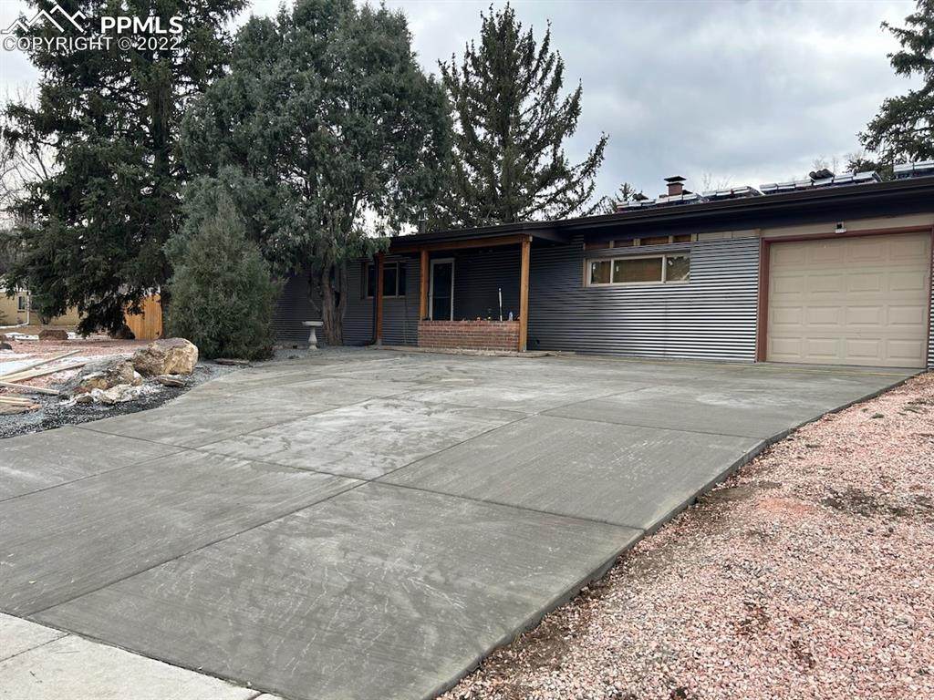 1001 Mars Drive - Photo 1