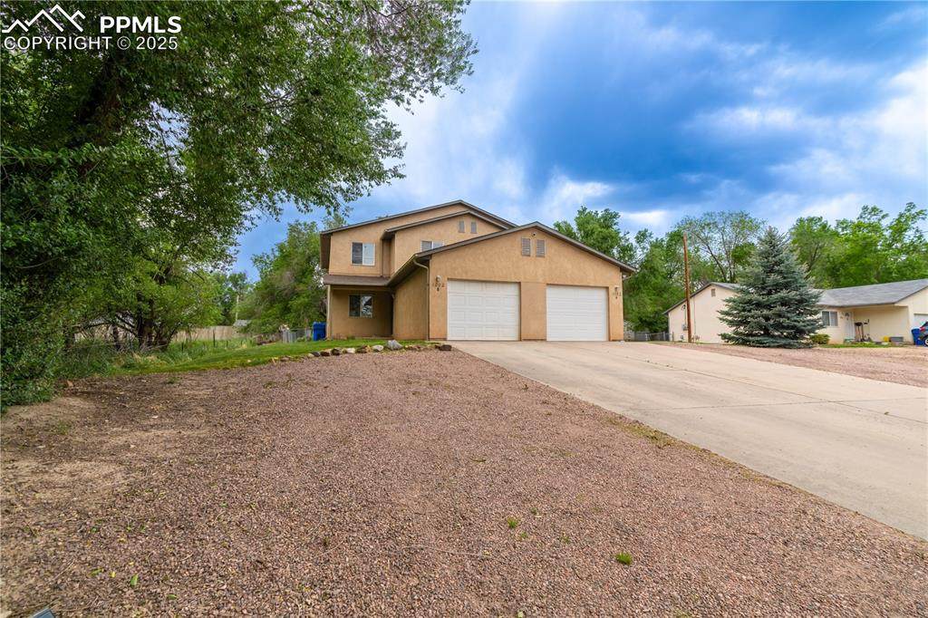 1002 Ussie Avenue - Photo 1