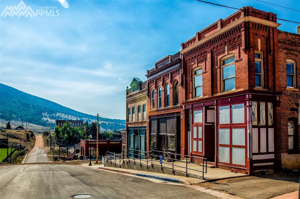 208 Victor Avenue - Photo 1