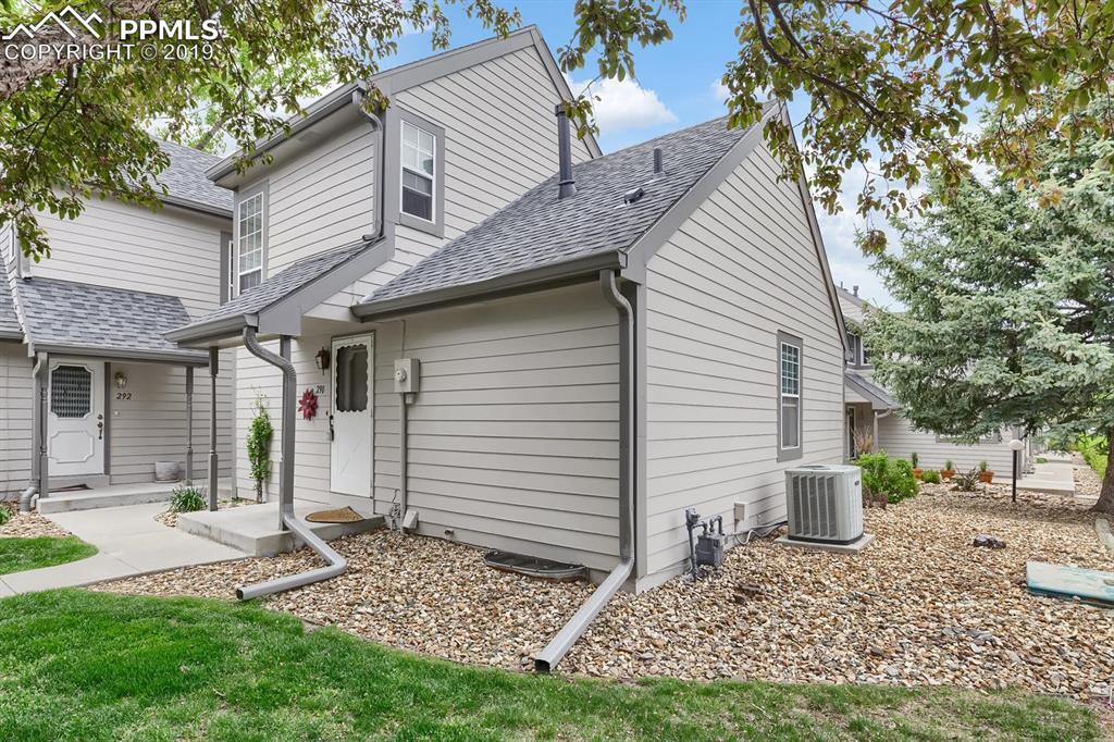 290 Cobblestone Drive - Photo 1