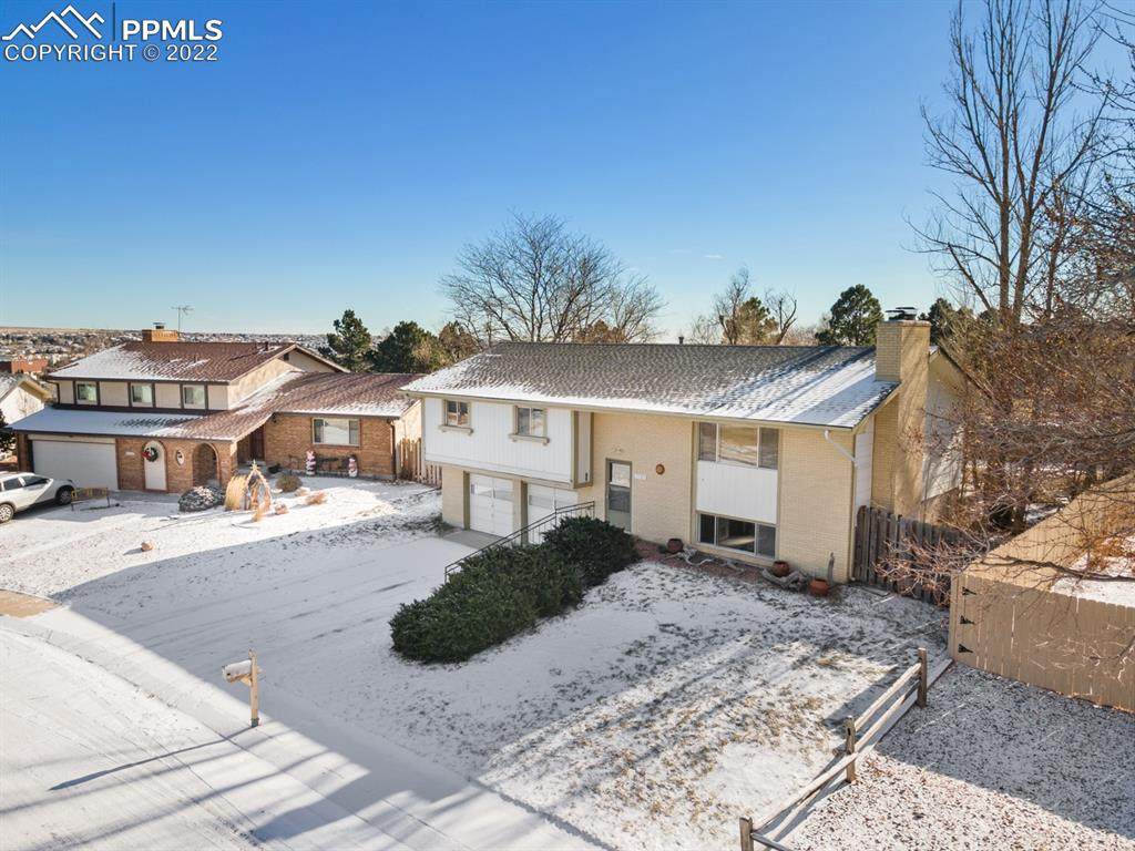 5725 Escapardo Way - Photo 1