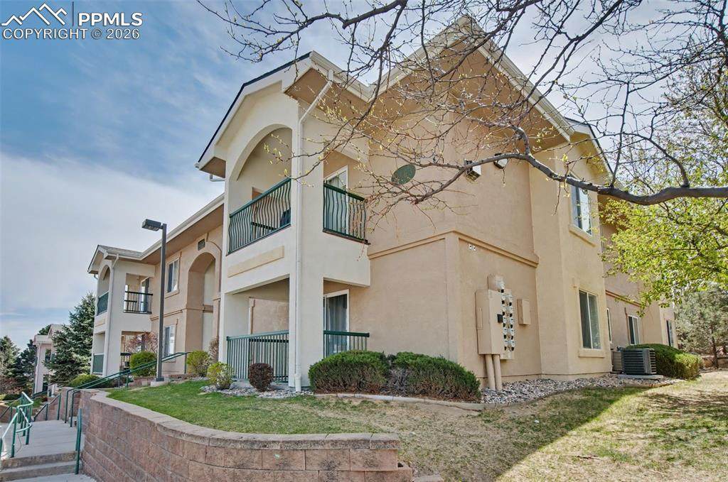 3040 Mandalay Grove - Photo 1
