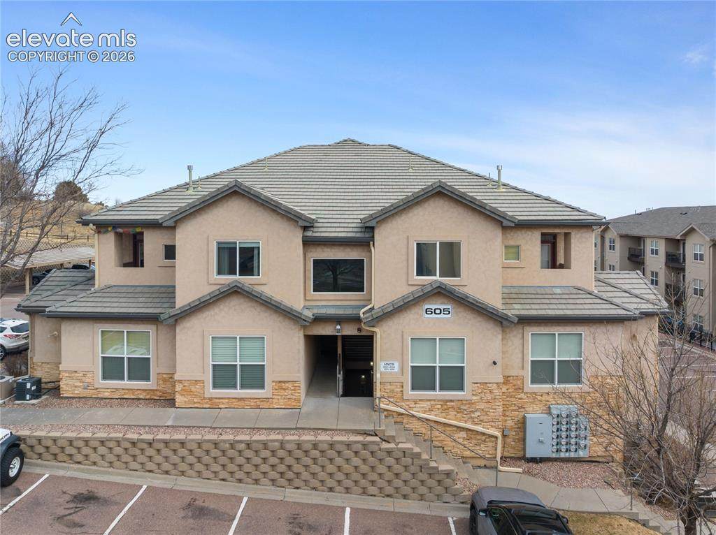605 Cougar Bluff Point - Photo 1
