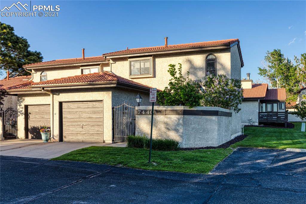7440 Lomas Court - Photo 1