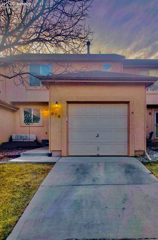 674 Echo Lane - Photo 1